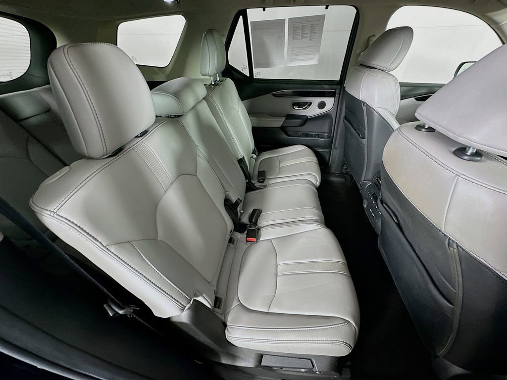Used 2023 Honda Pilot Touring image 37