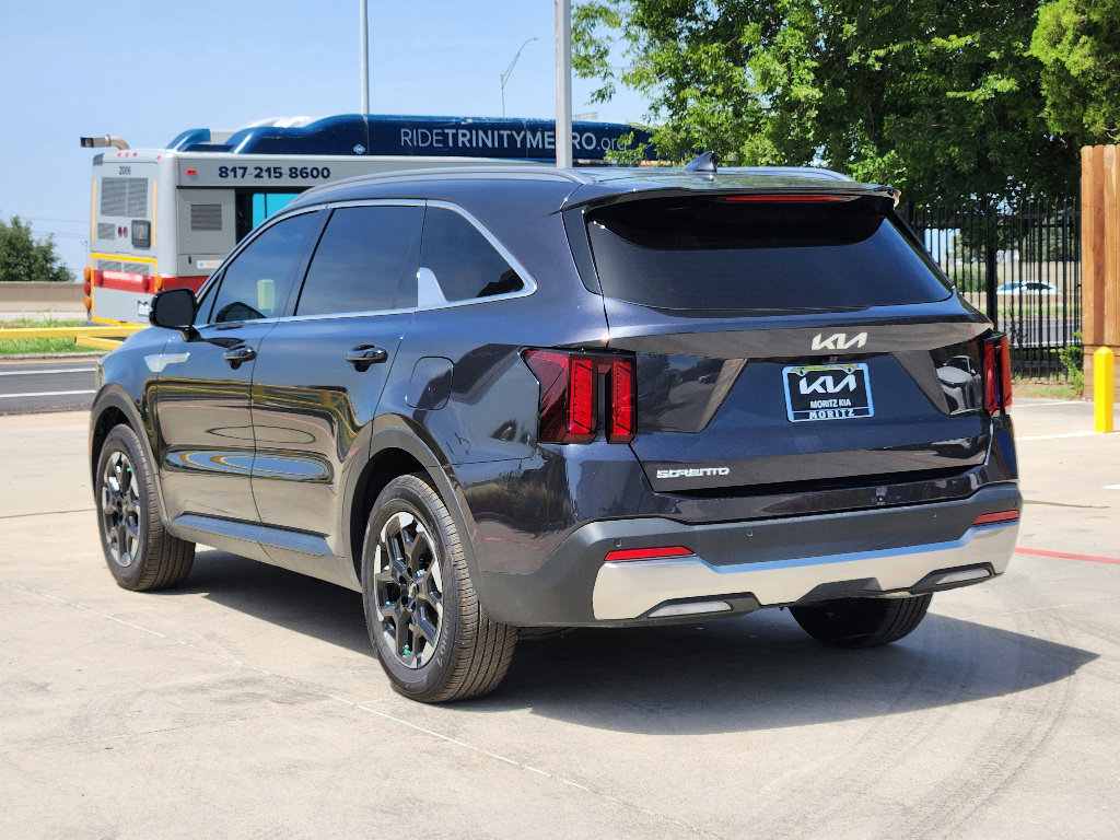 New 2025 Kia Sorento S image 4