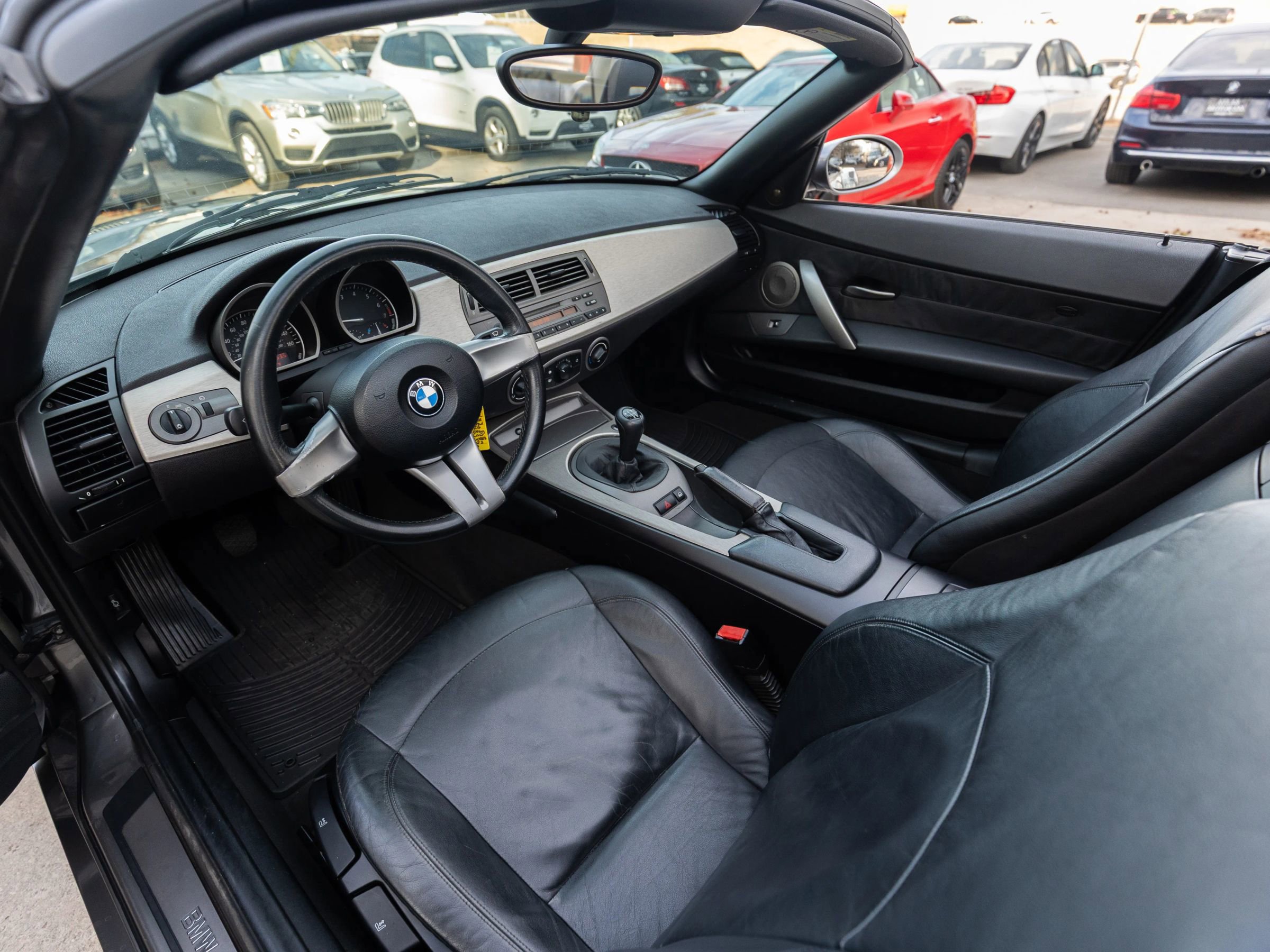 Used 2003 BMW Z4 2.5i image 18