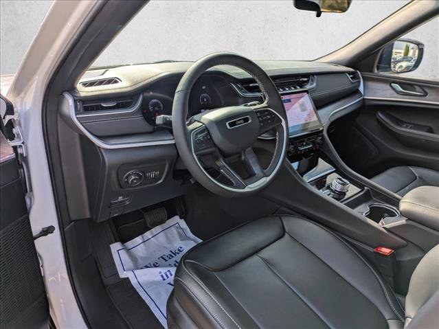Used 2025 Jeep Grand Cherokee L Limited image 10