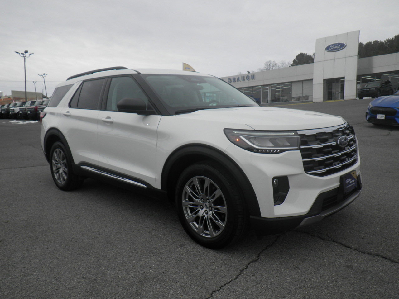 Certified 2025 Ford Explorer Active w/ Active Comfort Package image 1