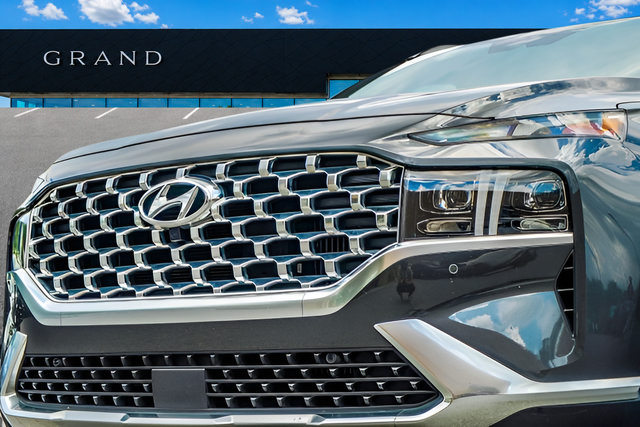 Used 2023 Hyundai Santa Fe Limited AWD/4WD image 44