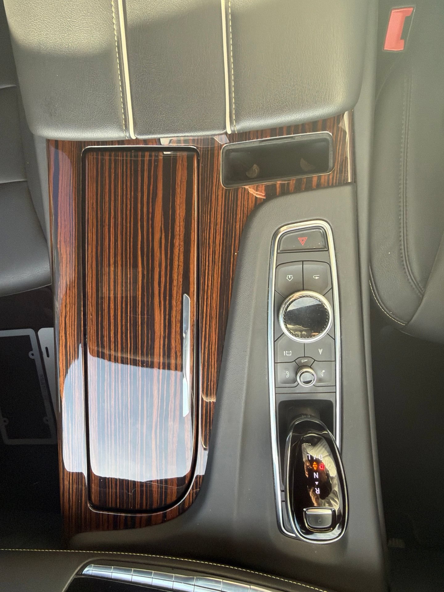 Certified 2022 Cadillac Escalade ESV Luxury RWD image 17