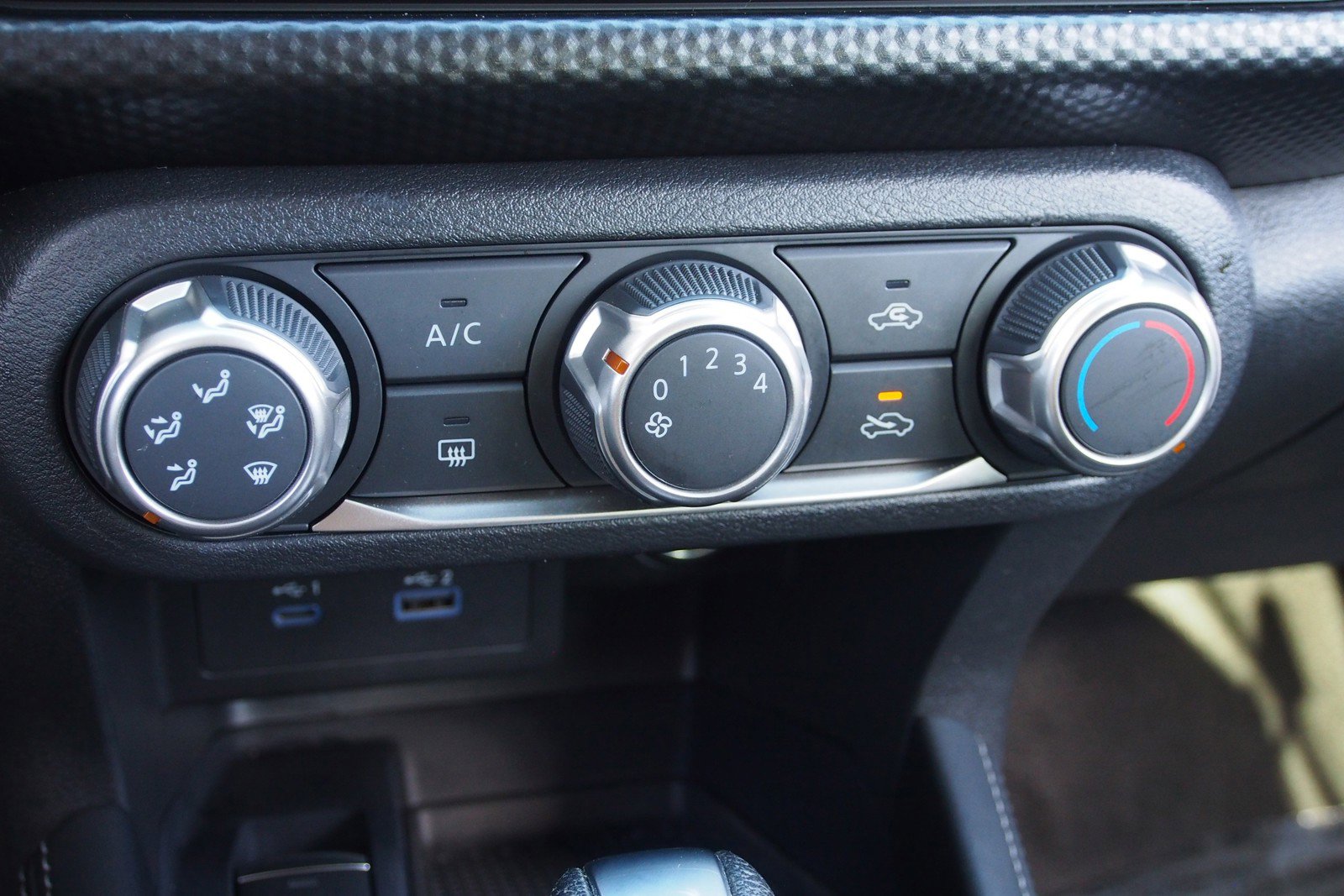 Used 2023 Nissan Kicks SV image 24