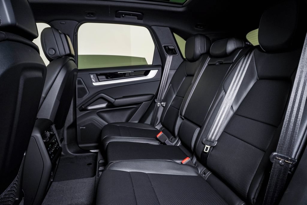 New 2026 Porsche Cayenne AWD/4WD image 16