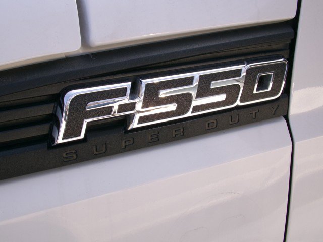 Used 2014 Ford F550 2WD Regular Cab Super Duty image 17