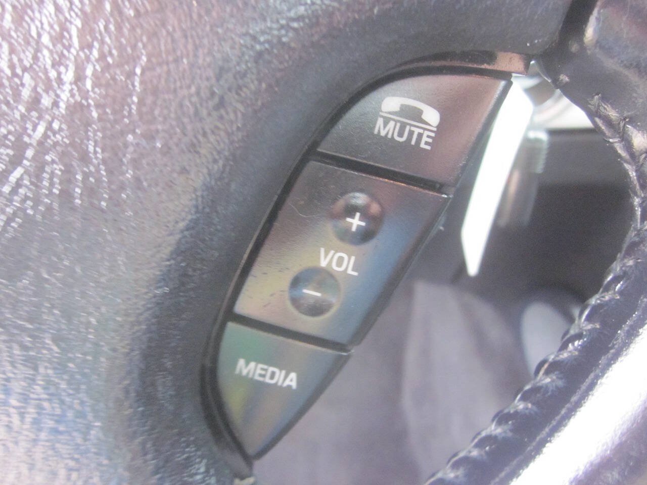 Used 2004 Ford Thunderbird RWD image 21