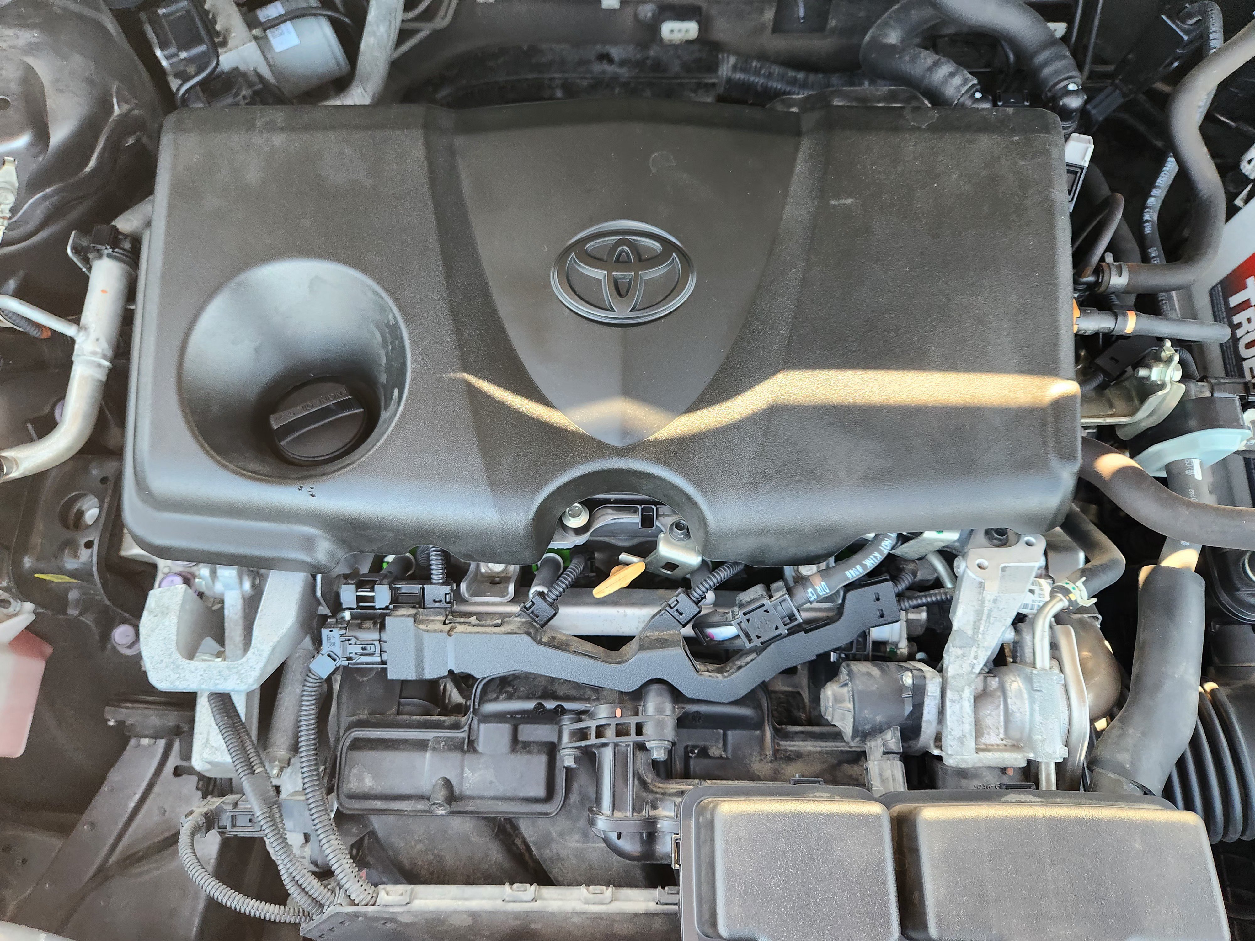 Used 2021 Toyota RAV4 XLE Premium FWD image 33