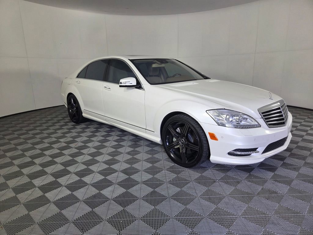 Used 2011 Mercedes-Benz S 550 4MATIC image 2