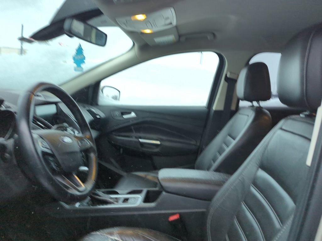 Used 2017 Ford Escape Titanium image 6
