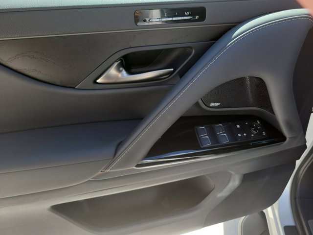 Used 2022 Lexus LX 600 4WD w/ Premium Package image 19