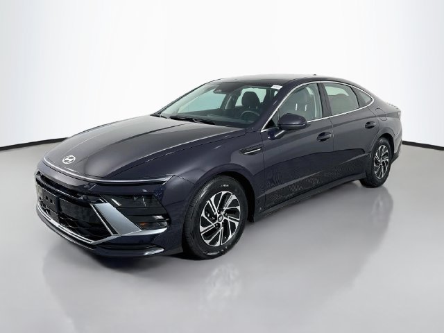 Used 2026 Hyundai Sonata Blue FWD image 4