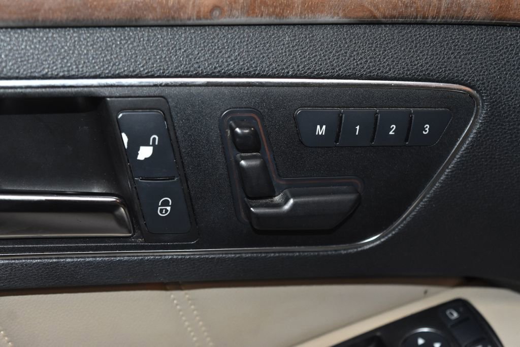Used 2012 Mercedes-Benz E 350 4MATIC Sedan image 5