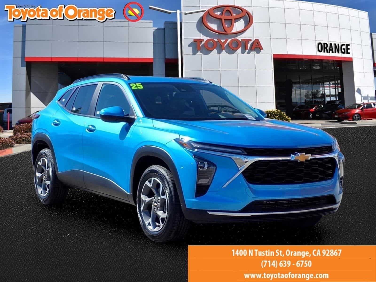 Used 2025 Chevrolet Trax LT w/ Driver Confidence Package FWD image 1