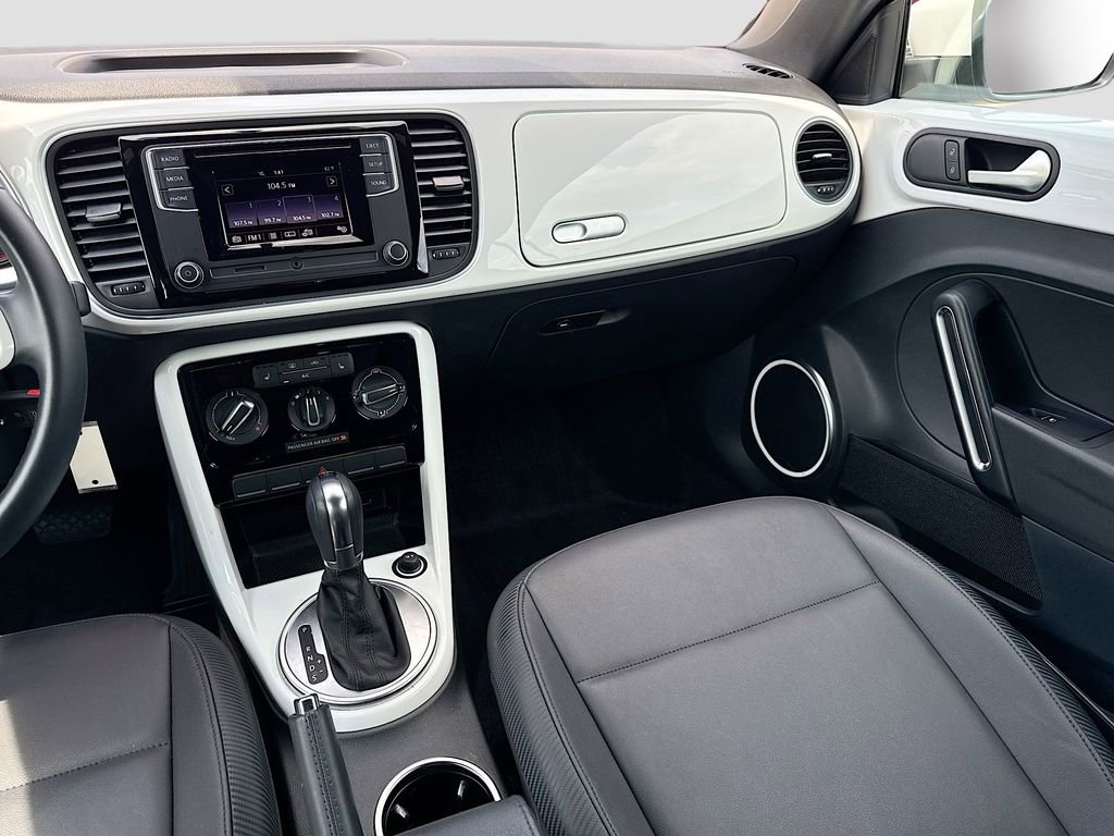 Used 2019 Volkswagen Beetle 2.0T S image 27