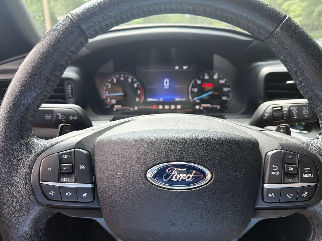 Used 2020 Ford Explorer XLT w/ Comfort Package RWD image 11