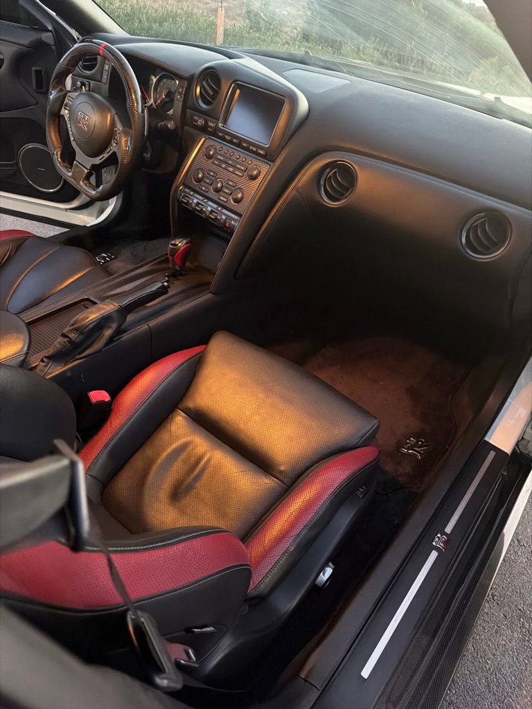 Used 2013 Nissan GT-R Black Edition AWD/4WD image 18