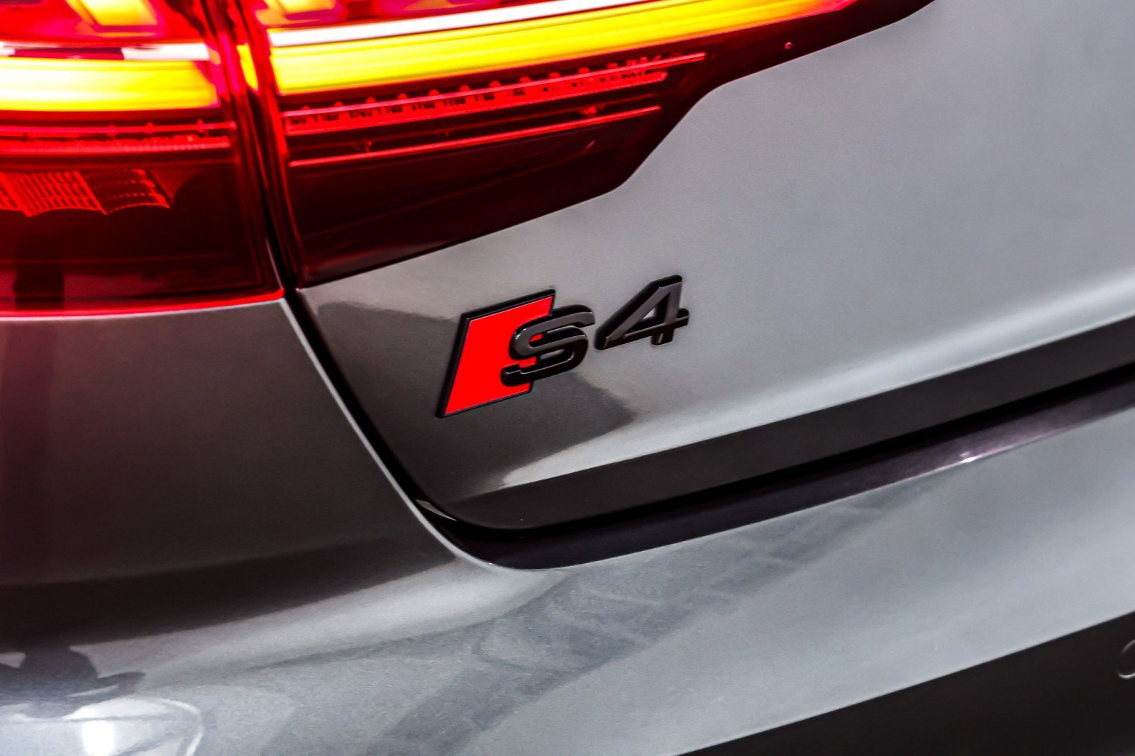 Used 2023 Audi S4 Premium Plus w/ Premium Plus Package image 10