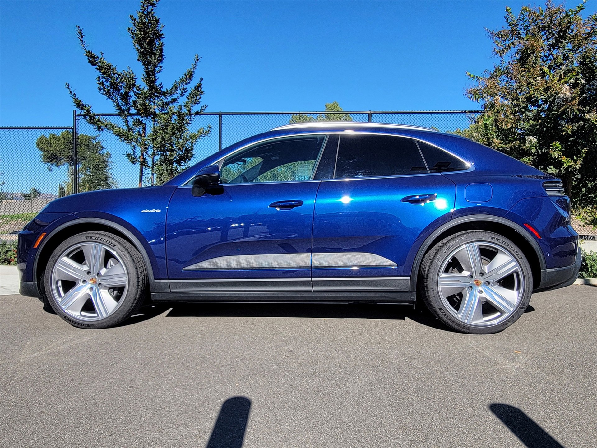 Certified 2024 Porsche Macan 4 Electric image 2