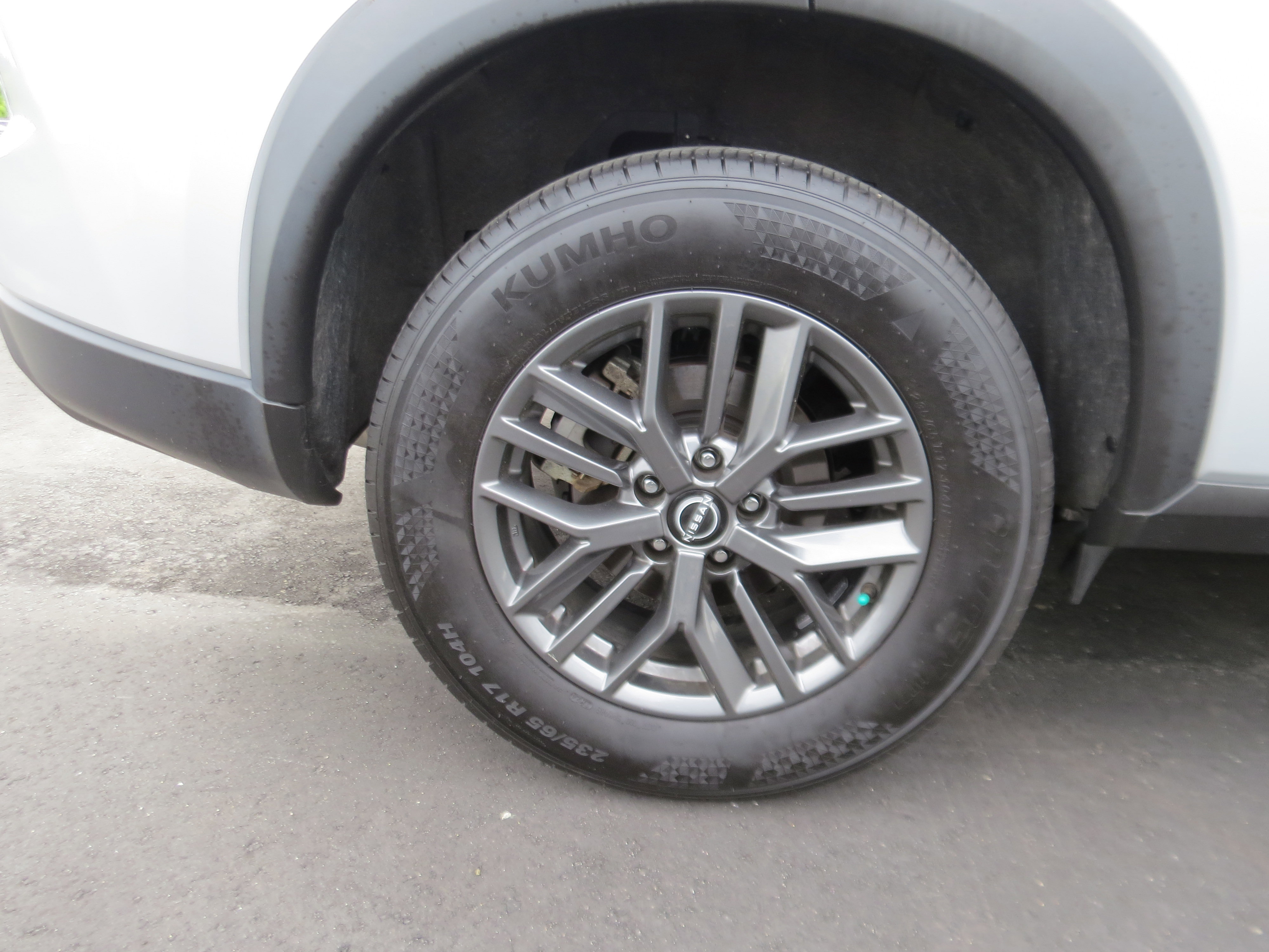 Used 2024 Nissan Rogue S FWD image 8