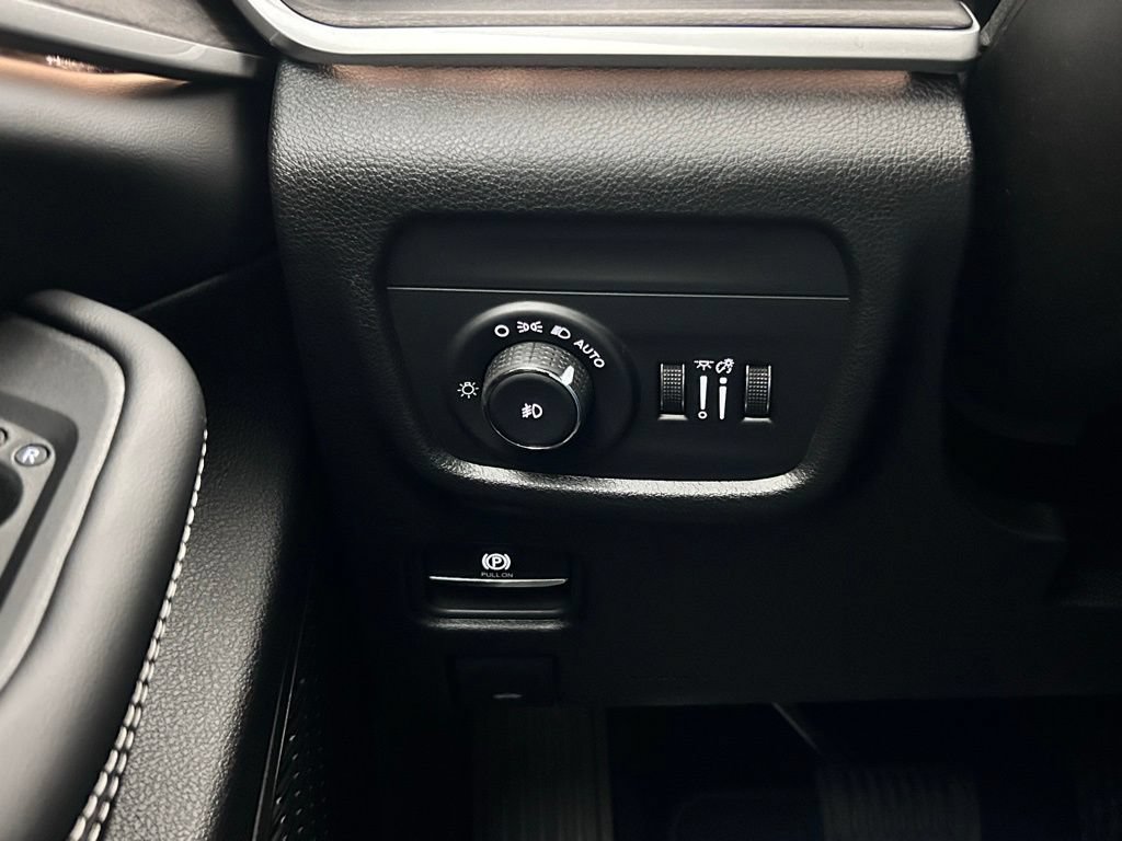 New 2025 Jeep Grand Cherokee Limited AWD/4WD image 19