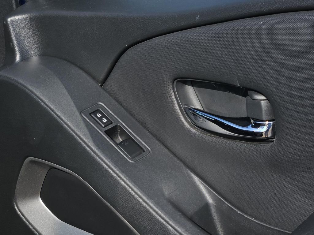 Used 2022 Nissan Frontier SV w/ Technology Package image 30