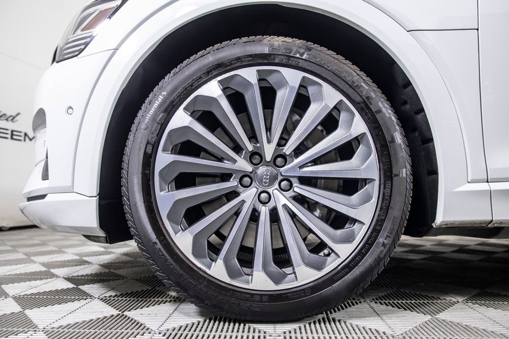 Used 2019 Audi e-tron Prestige AWD/4WD image 39