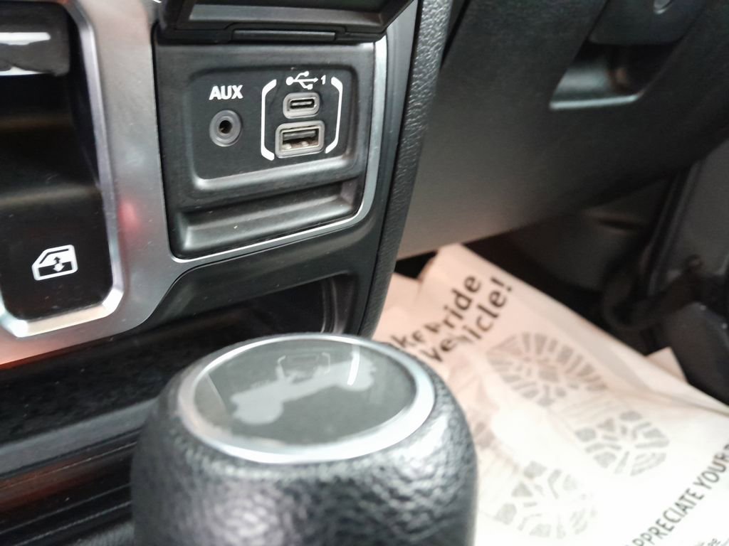 Used 2020 Jeep Wrangler Sport image 24