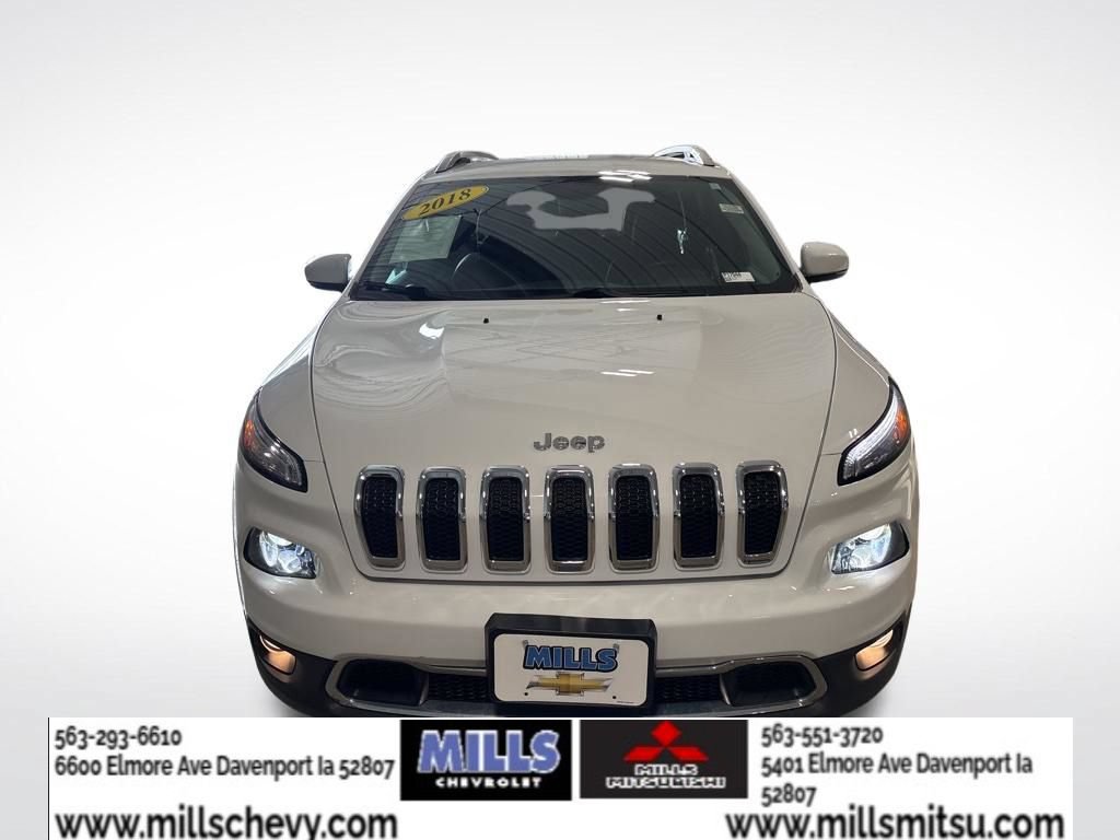 Used 2018 Jeep Cherokee Limited AWD/4WD image 2