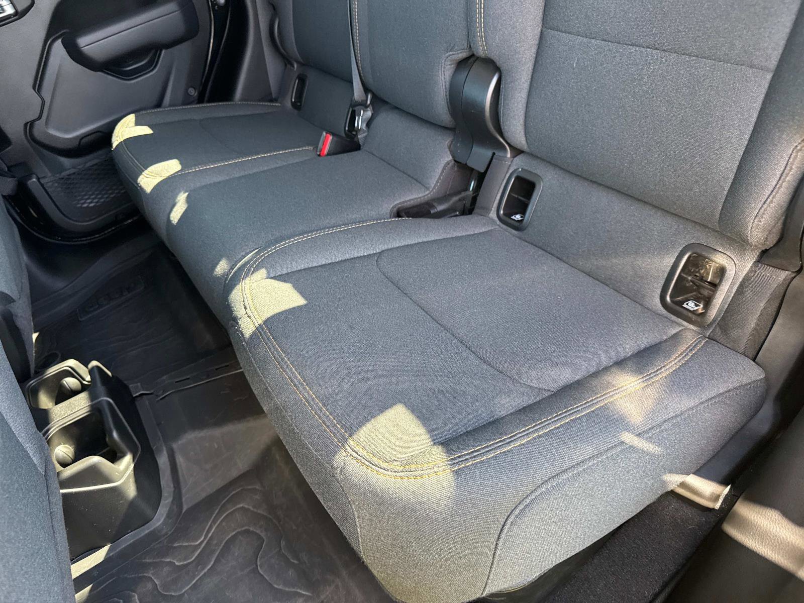 Certified 2024 Jeep Gladiator Sport AWD/4WD image 13