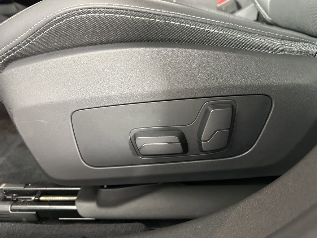 Used 2025 BMW 228i xDrive w/ Technology Package image 11