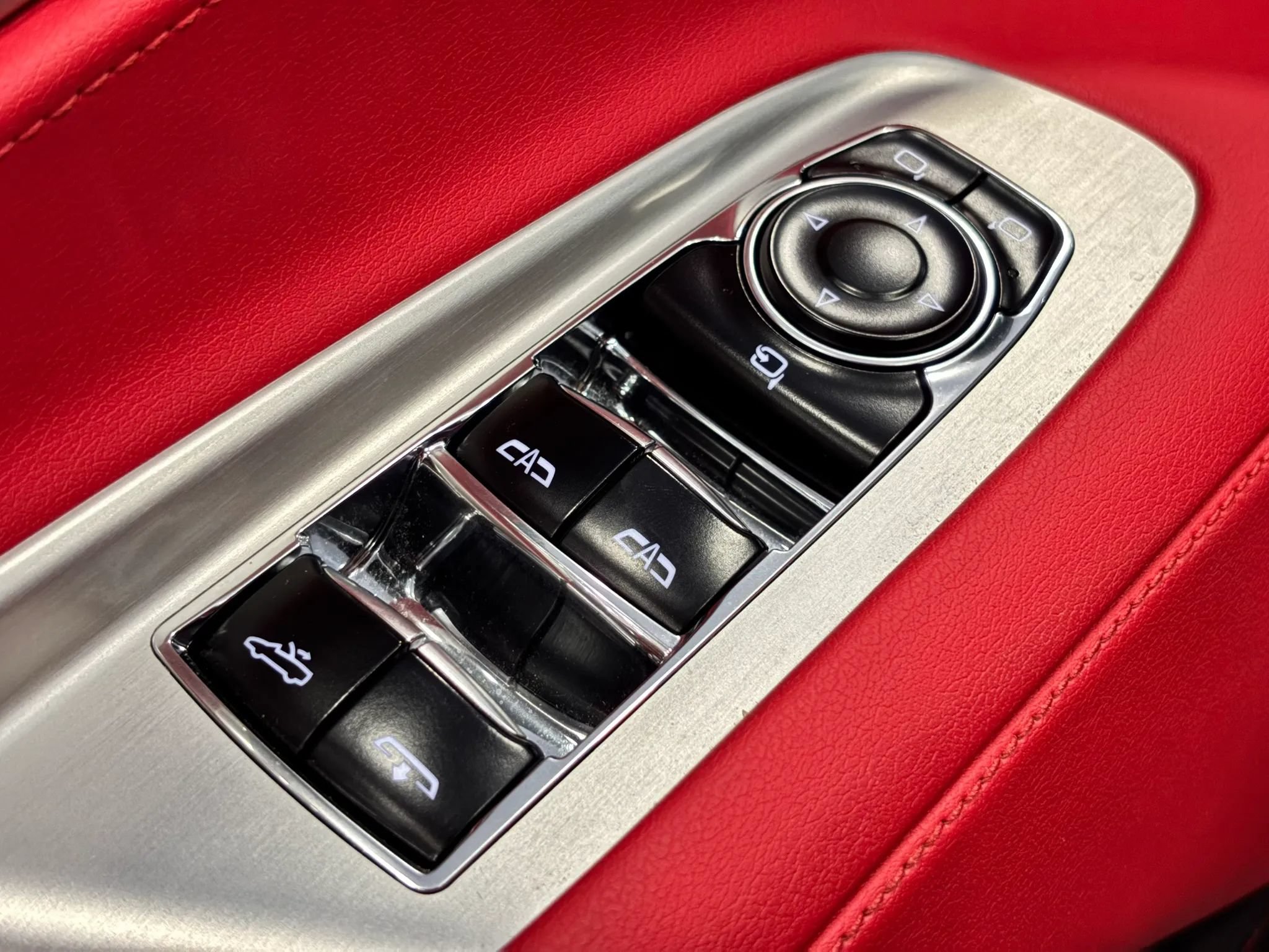Used 2025 Chevrolet Corvette Stingray Preferred Conv w/ Z51 Performance Package RWD image 38