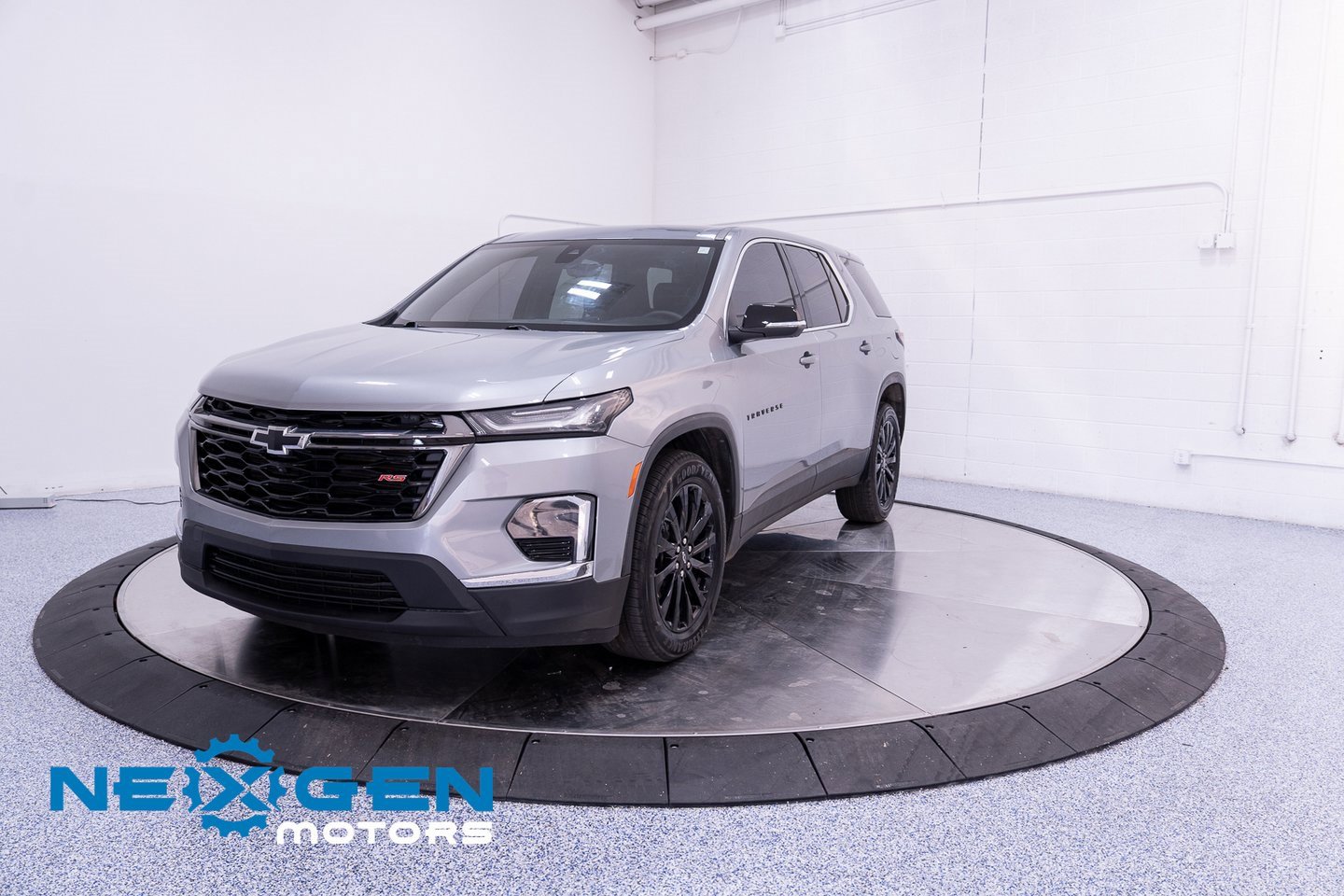 Used 2023 Chevrolet Traverse RS w/ LPO, Floor Liner Package image 32