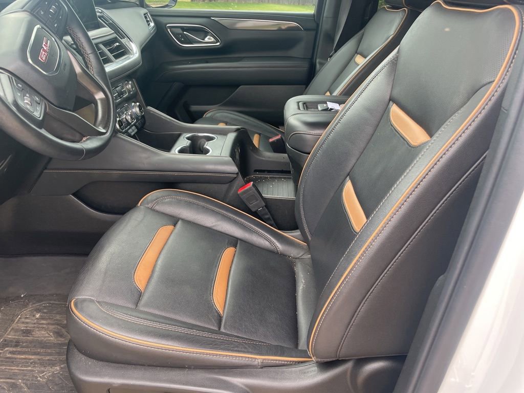 Used 2023 GMC Yukon XL AT4 w/ LPO, Floor Liner Package AWD/4WD image 9