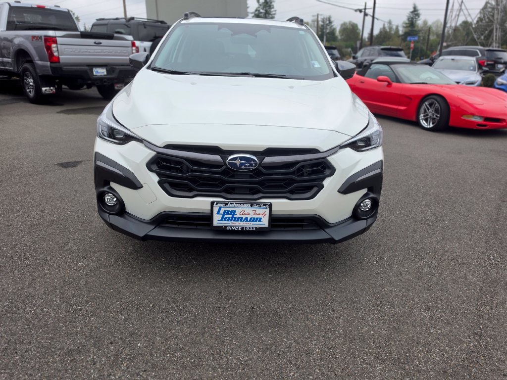 Used 2024 Subaru Crosstrek 2.5i Limited w/ Crosstrek Mirror Package AWD/4WD image 2