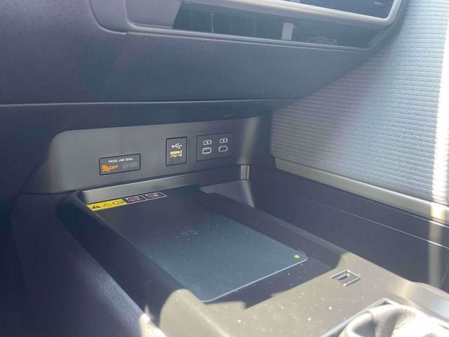 Used 2025 Toyota Camry SE w/ Multimedia Upgrade Package AWD/4WD image 33