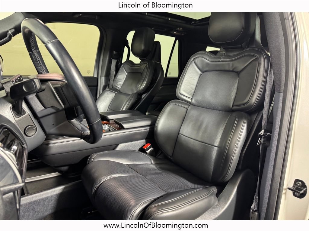 Certified 2023 Lincoln Navigator Reserve AWD/4WD image 17