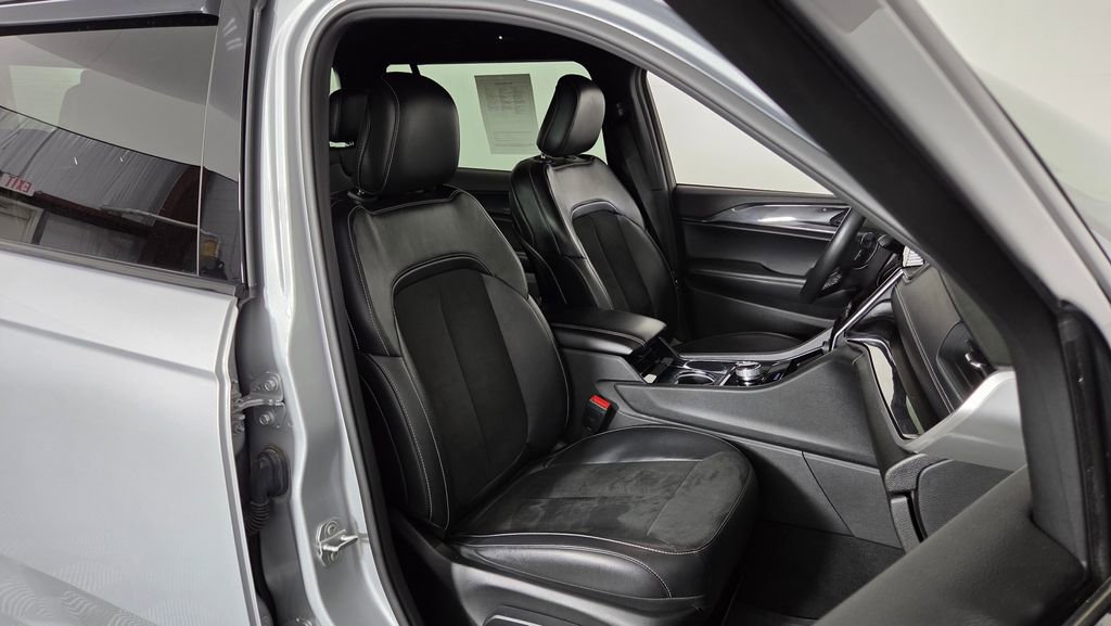 Used 2022 Jeep Grand Cherokee L Altitude image 40