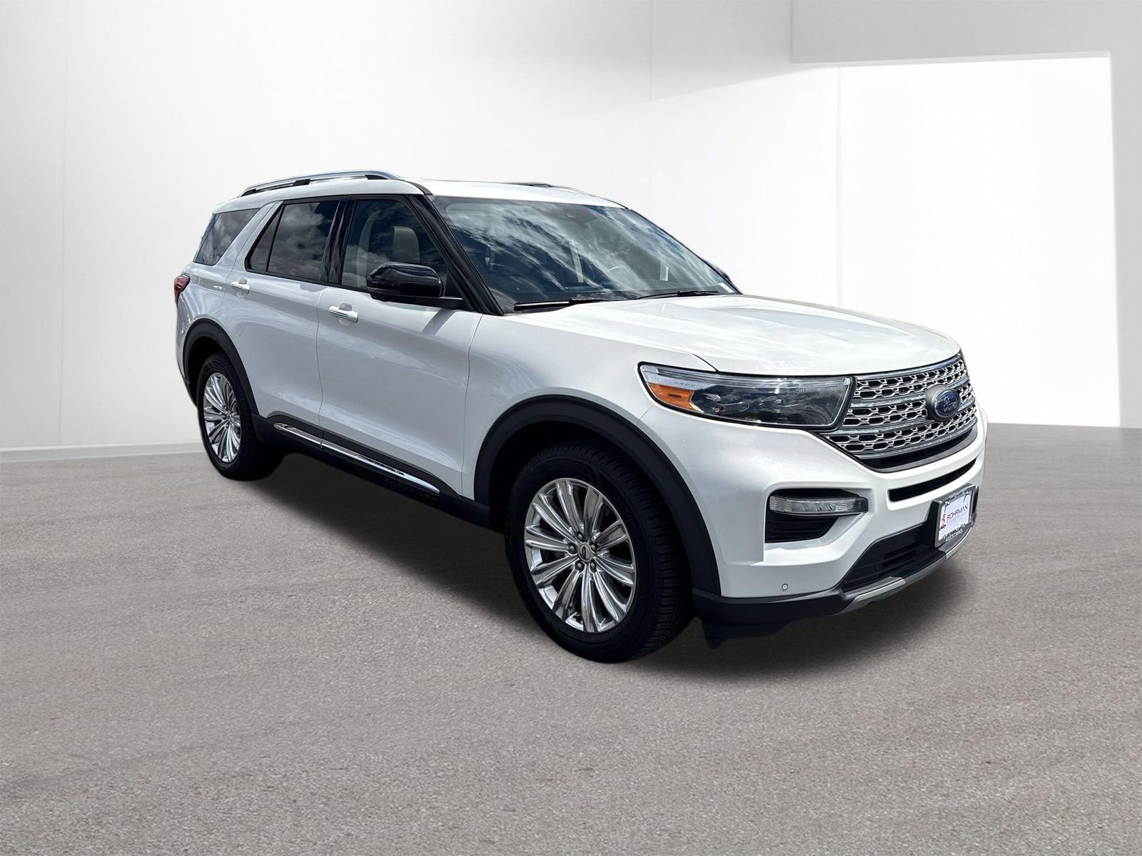 Used 2021 Ford Explorer Limited w/ Equipment Group 301A AWD/4WD image 2