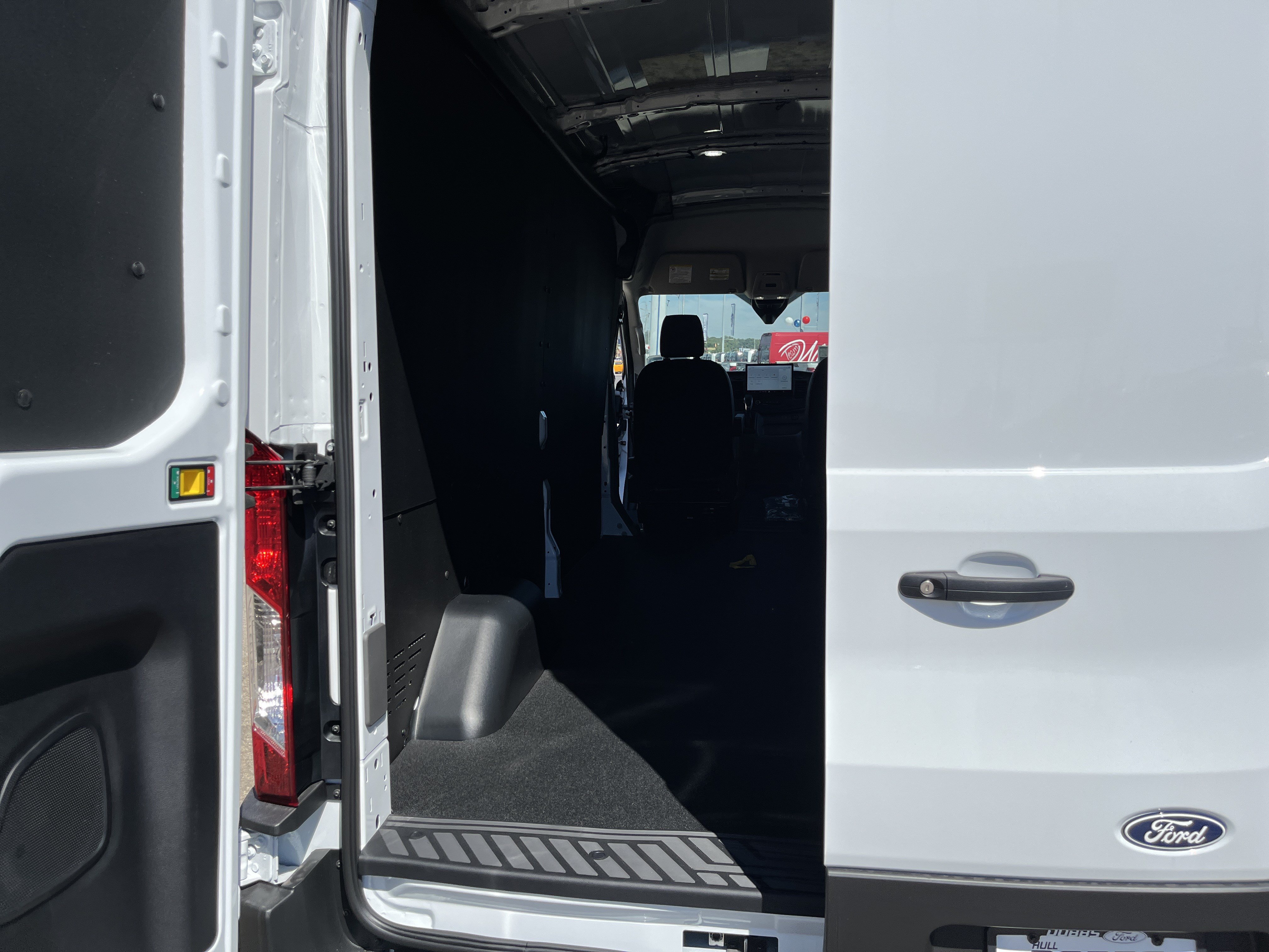 New 2026 Ford Transit 250 148 Medium Roof w/ Load Area Protection Package RWD image 30