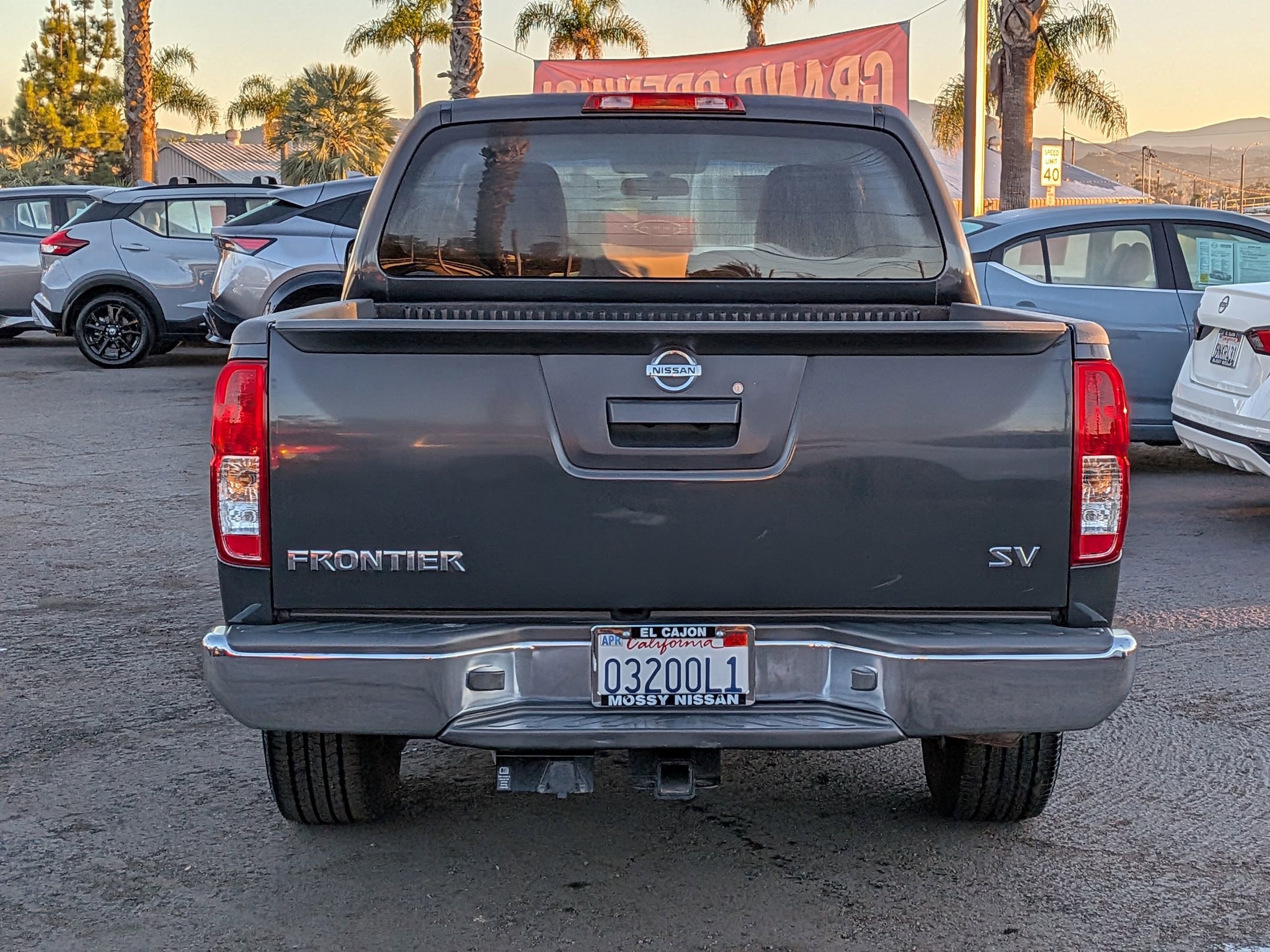 Used 2013 Nissan Frontier SV image 9