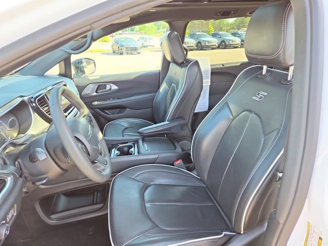Used 2025 Chrysler Pacifica Limited FWD image 24