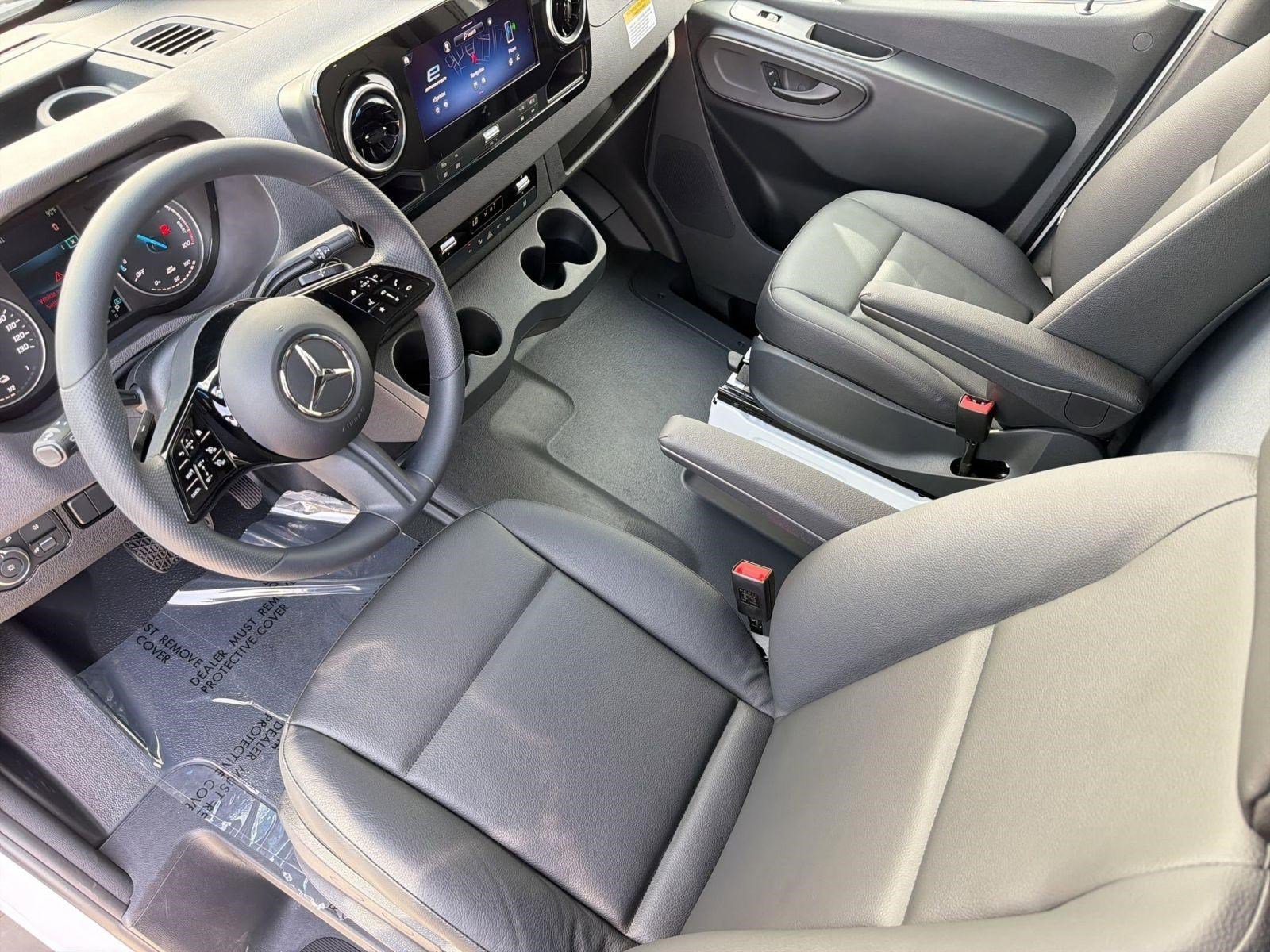 New 2025 Mercedes-Benz eSprinter 170 Cargo image 4