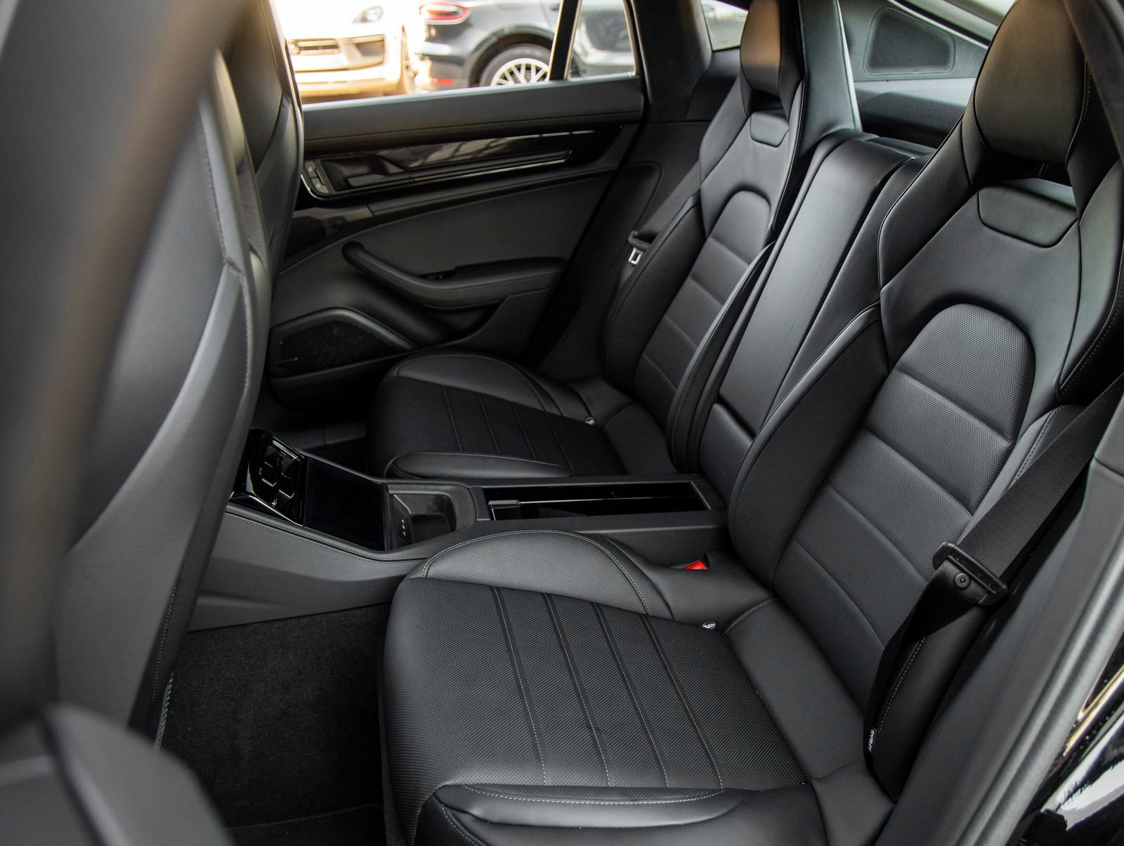 Used 2025 Porsche Panamera Turbo image 34