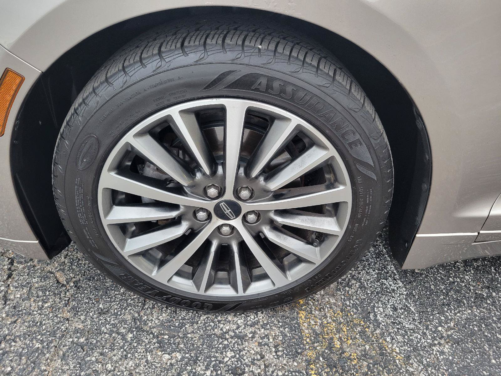Used 2019 Lincoln MKZ Reserve FWD image 15