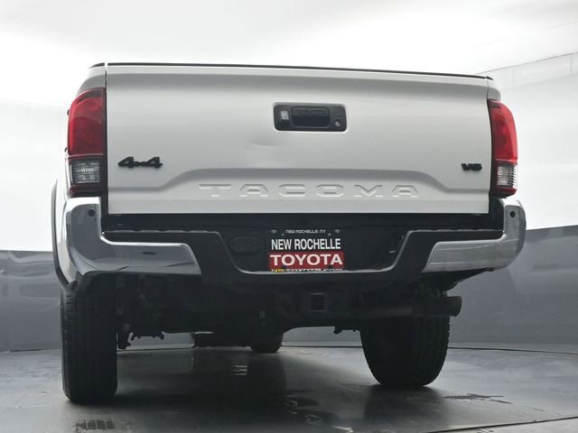Used 2023 Toyota Tacoma SR5 AWD/4WD image 30