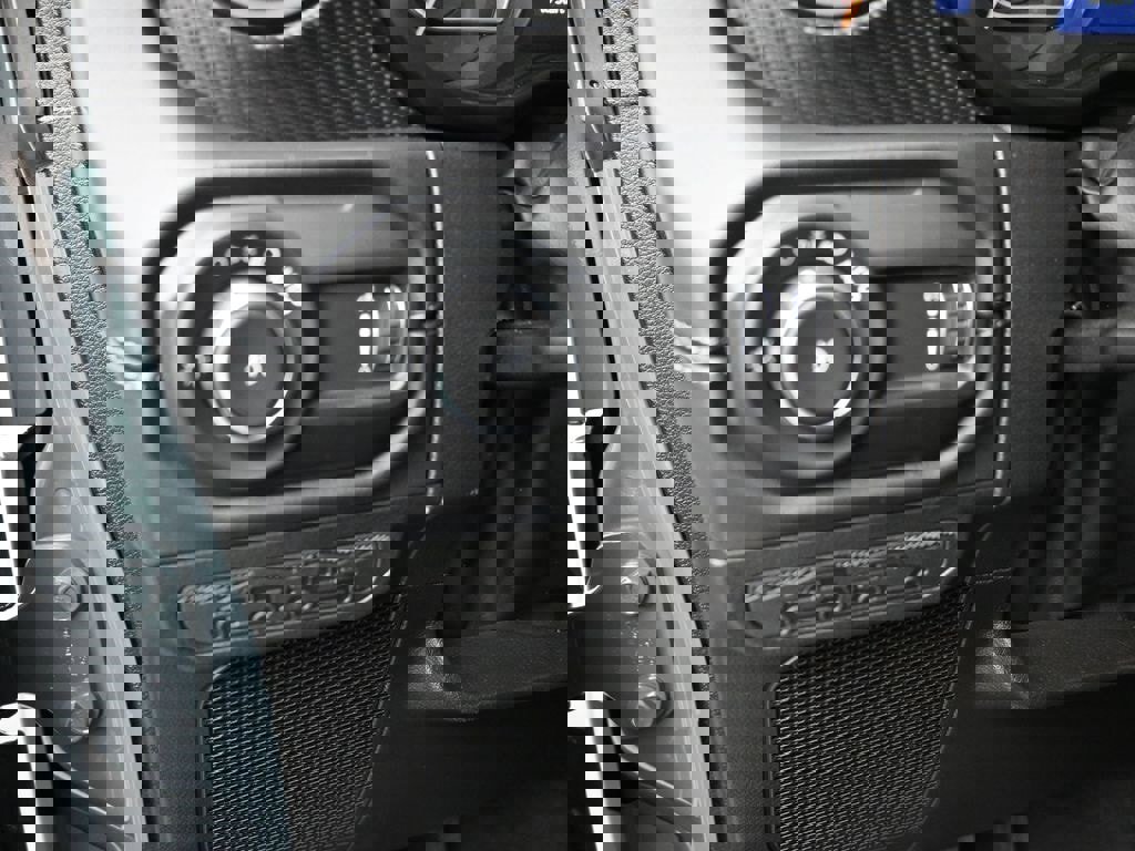 New 2025 Jeep Wrangler Unlimited Rubicon image 12