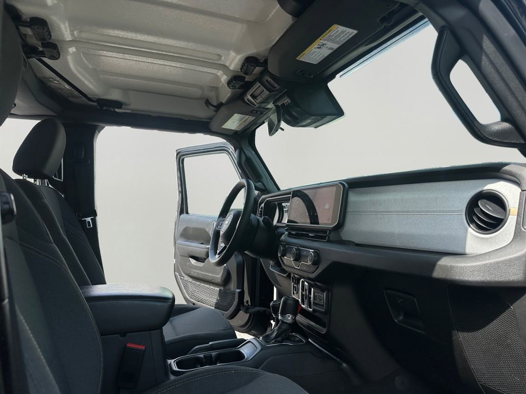 Used 2024 Jeep Wrangler Unlimited AWD/4WD image 11