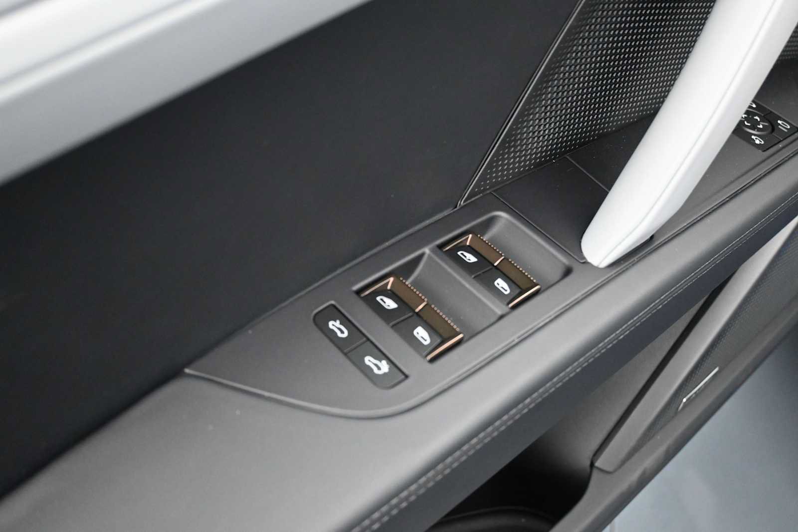 New 2026 Porsche Cayenne Turbo AWD/4WD image 8