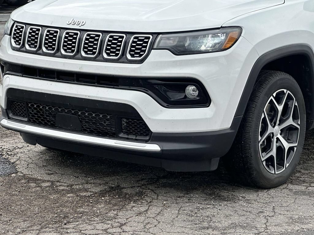 Used 2024 Jeep Compass Limited AWD/4WD image 8